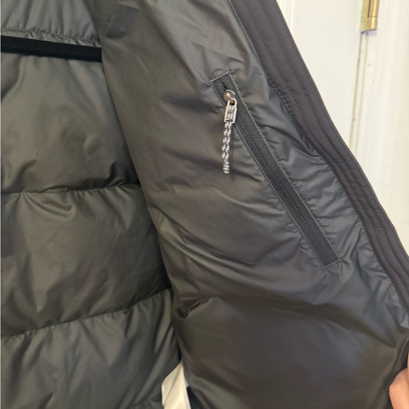 Reformation Patagonia W's Black Downdrift Puffer Jacket - Picture 9 of 10